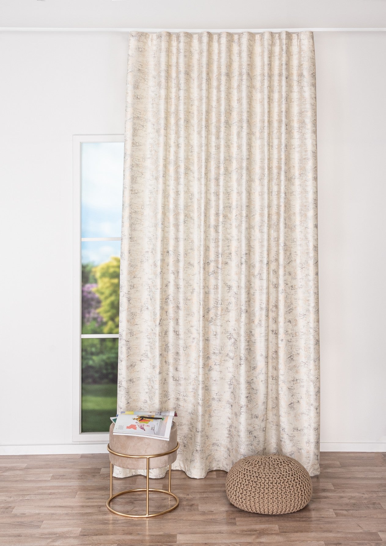 Draperie Dakka Bej, Metraj