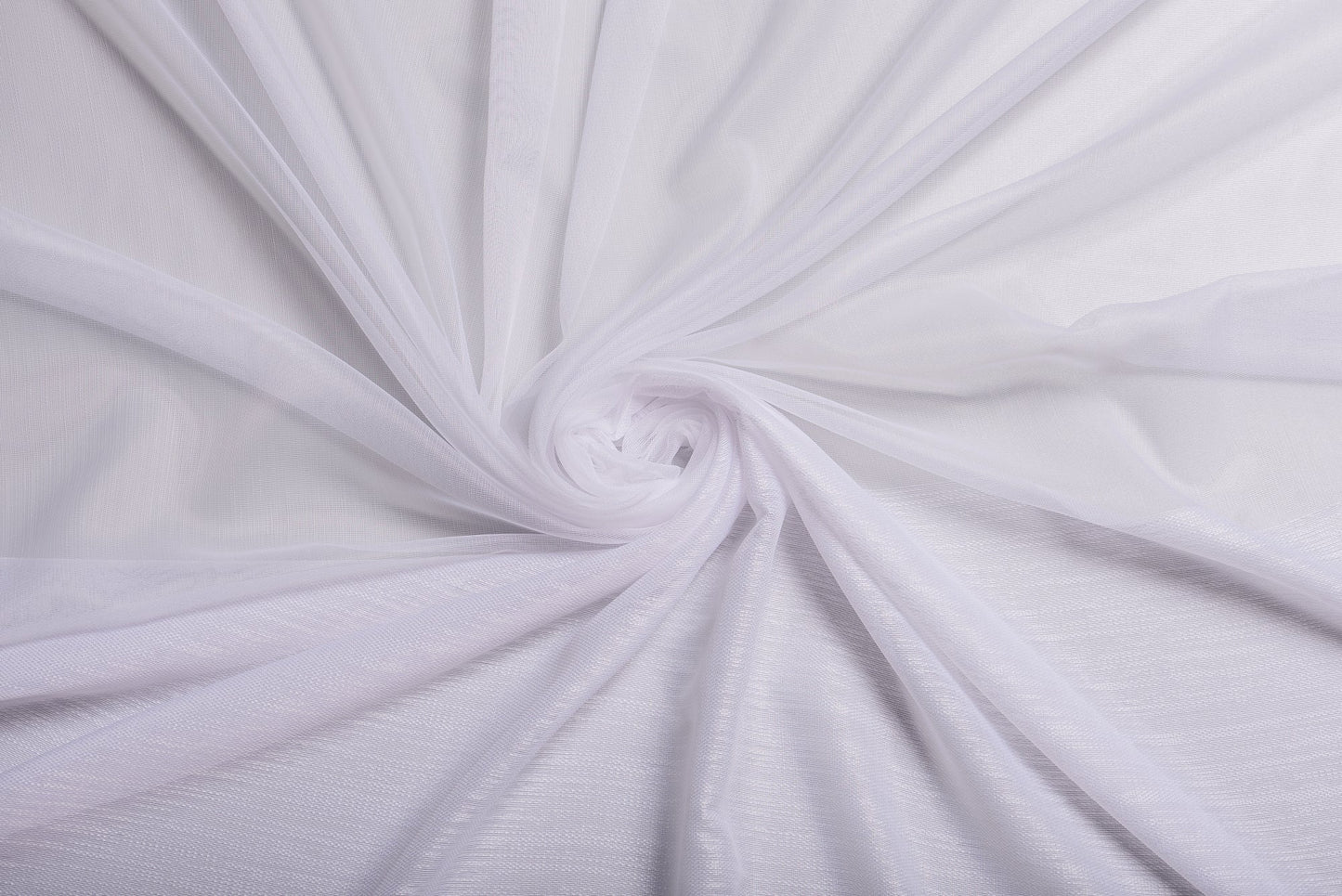 Perdea Tavion, Alb, Metraj